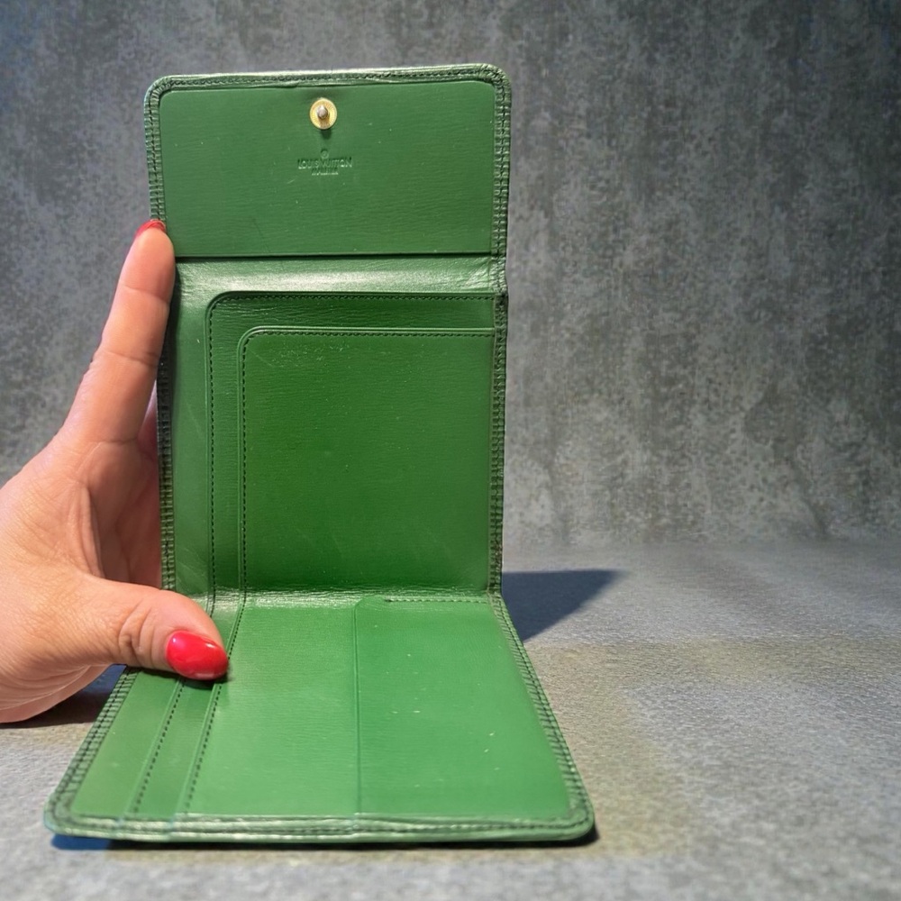 🌟💚 Vintage Louis Vuitton Elise Wallet Collectible. $125 Firm. - Picture 9 of 12